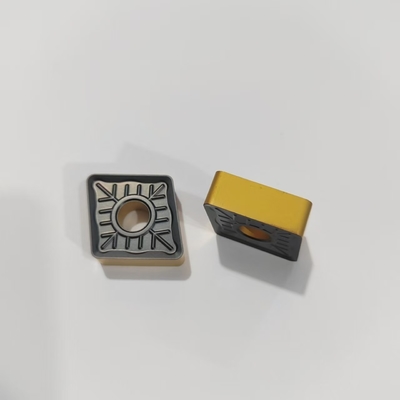 주문 주철 러핑 CNMG250924ZH-1-M-SCT09A 바이컬러 코팅이 있는 카바이드 터닝 인서트 online manufacture